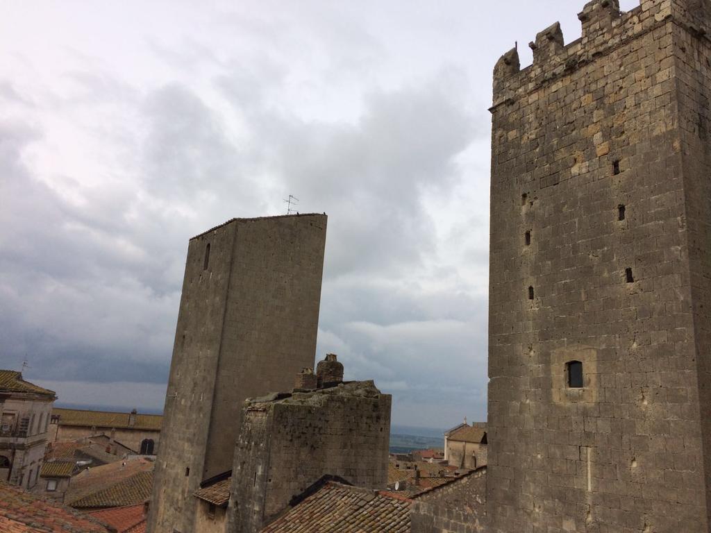 Palazzo Castelleschi Villa Tarquinia Eksteriør billede