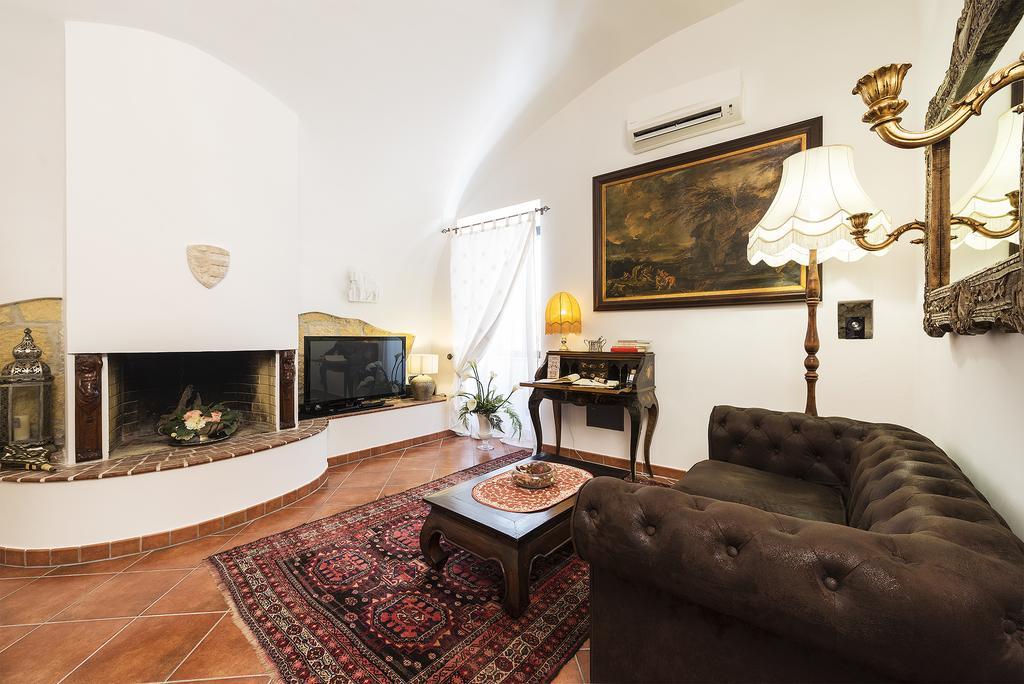 Palazzo Castelleschi Villa Tarquinia Eksteriør billede
