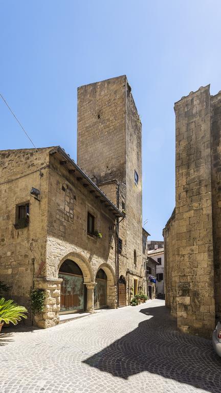 Palazzo Castelleschi Villa Tarquinia Eksteriør billede